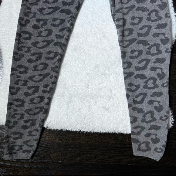 Barefoot Dreams CozyChic Ultra Lite Leopard Leggings in Medium Graphite Gray - Picture 5 of 14